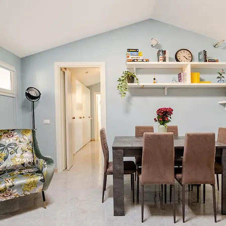 Blue Sky - 5 Min Vatican Apartment *